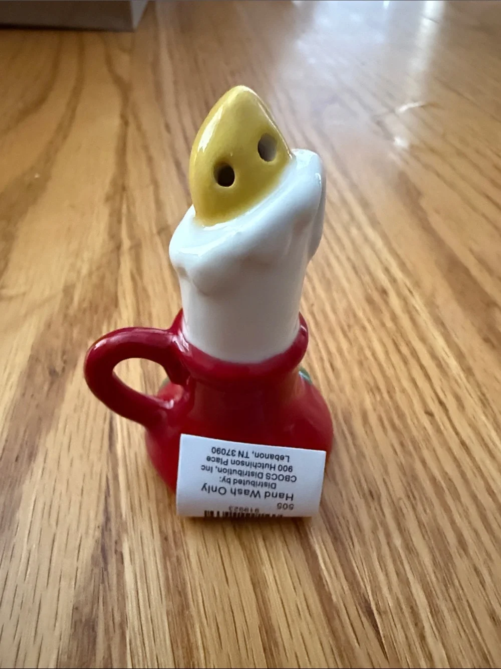 Cracker Barrel Red and White Candle Shaker Set with Yellow Flames